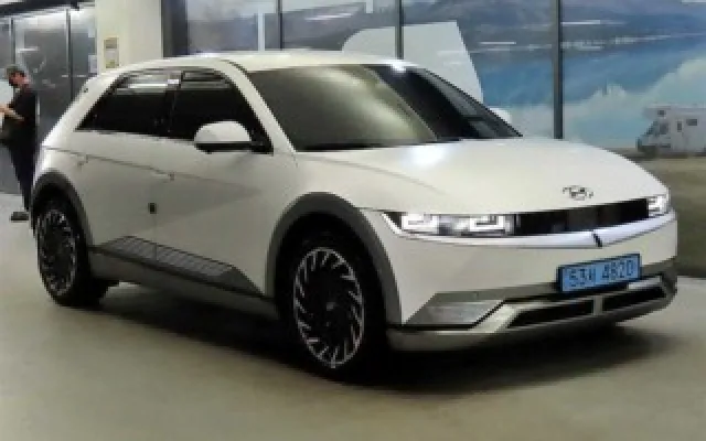 EV6스탠다드 중고차 아이오닉 5 롱 레인지 4WD 매물 사진 9 - 2023/07 38,147km